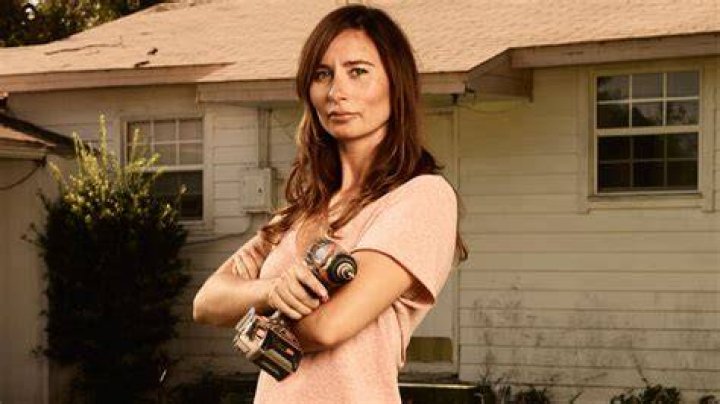 Alynne Zombie House Flipping Cast A&E