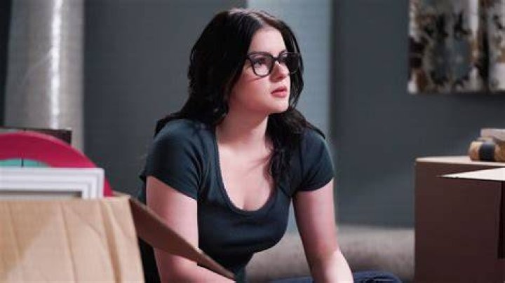 Ariel Winter's Height, Weight, Bio, Measurements & More