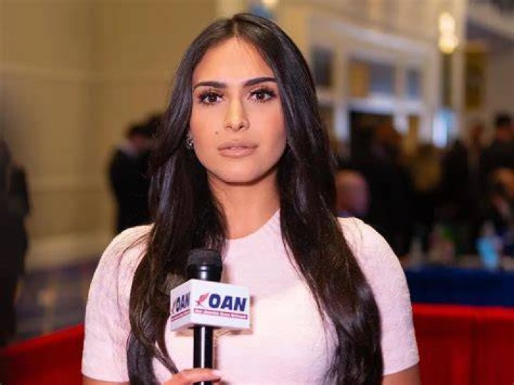 Caitlin Sinclair Net Worth, Age, Height, Weight, Early Life, Career