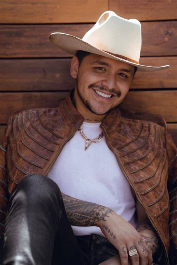 CHRISTIAN NODAL presenta muy a su estilo "&iexcl;AyAyAy!" Wow La Revista