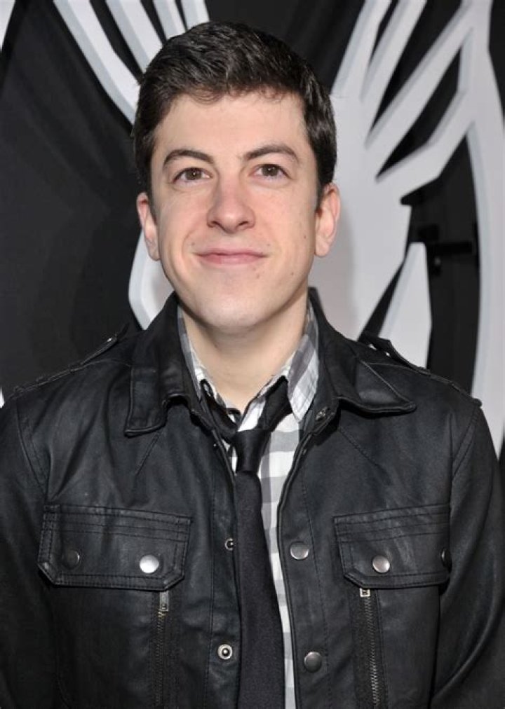 Christopher Mintz's Net Worth (Updated 2023) Inspirationfeed