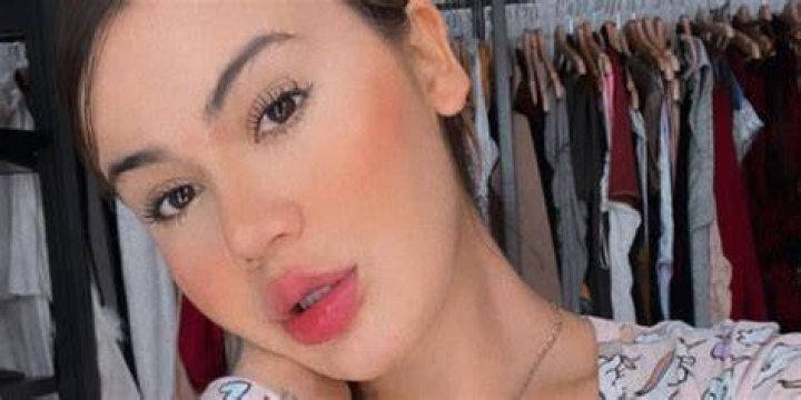 Cintia Cossio con sensual enterizo licrado ajustado Onlyfans Canal 1
