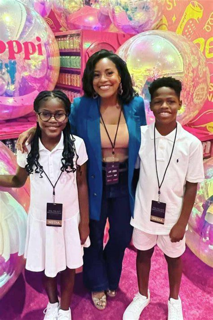 Does sheinelle Jones have twins? Celebrity.fm 1 Official Stars