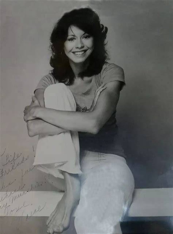 Elaine Giftos Weight Height Ethnicity Hair Color