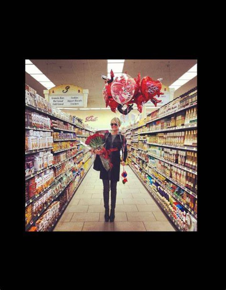 ELLE on Instagram &ldquo;Couple de l&eacute;gende Ali MacGraw & Steve McQueen, lost