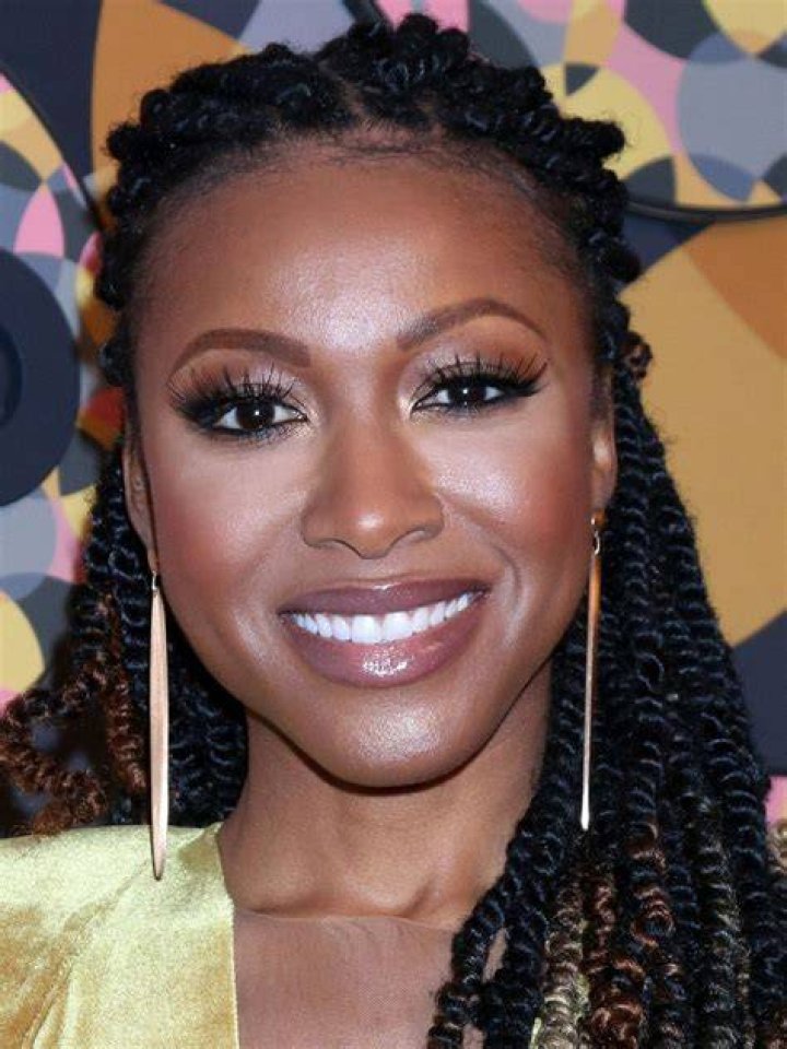 Gabrielle Dennis 