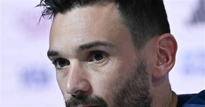 Hugo Cl&eacute;ment bient&ocirc;t papa rares confidences sur l'arriv&eacute;e du b&eacute;b&eacute;