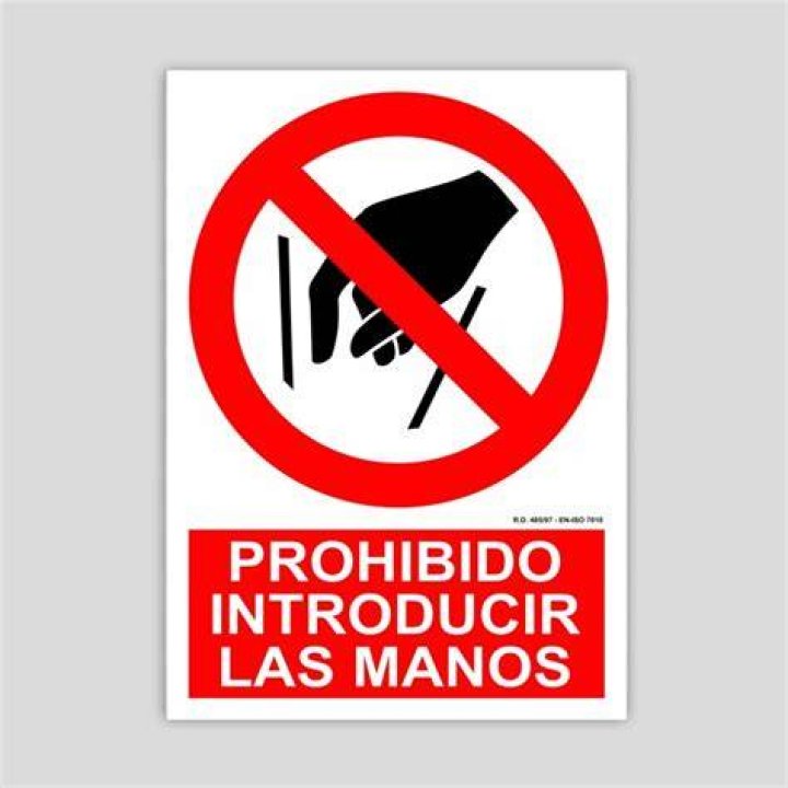 Introducir 110+ imagen cartel de santa piensa en mi sin censura