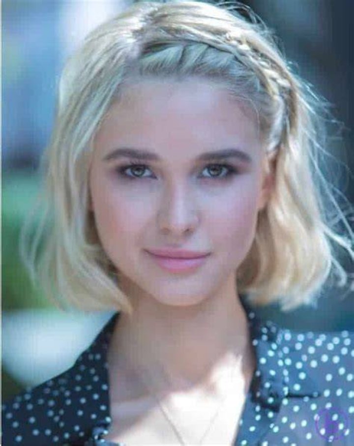 Isabel May Biography, Wiki, Age, Height, Boyfriend & More