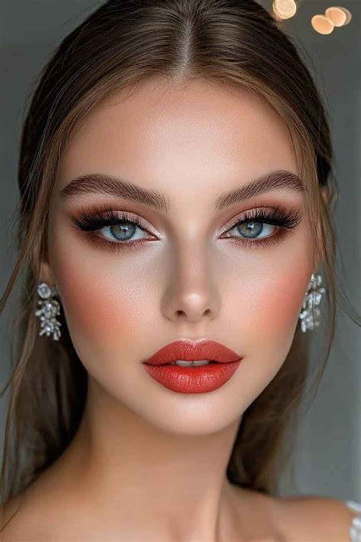 jaquelin_nuno📌 Evening makeup (smokeyeye) Evening makeup, Makeup