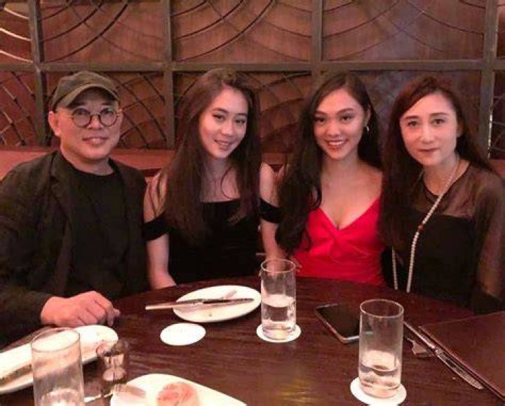 Jet Li Posts Rare Photo Of Wife Nina Li Chi And Their Two Daughters On