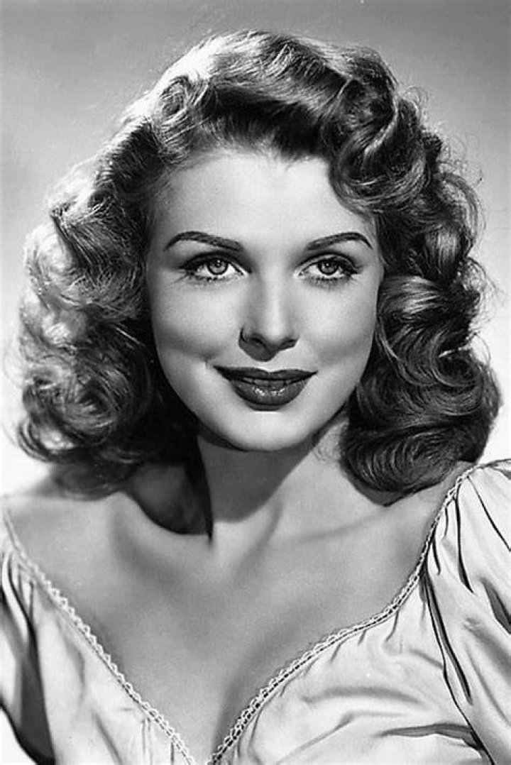 JOAN VOHS beautiful actress FORT TI 1953 Orig Photo sexy busty portrait