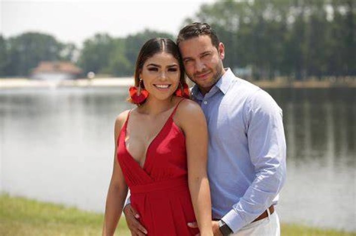 Jonathan and Fernanda from 90 Day Fianc&eacute; Season 6 Meet the Couples of