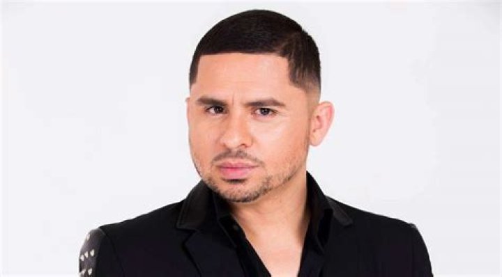 Larry Hernandez Age