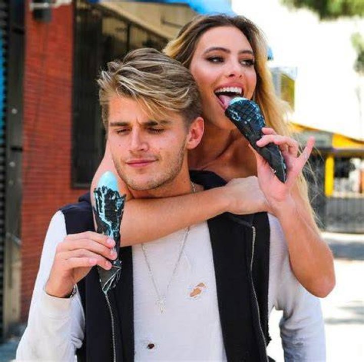 Lele Pons is clearly her boyfriend Guaynaas Chica Ideal in 2022 Thu 21 July 2022 13:48 He