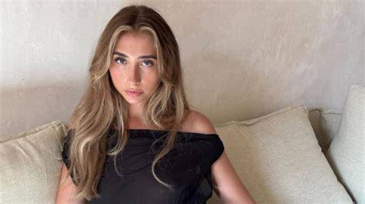 LILY PHILLIPS