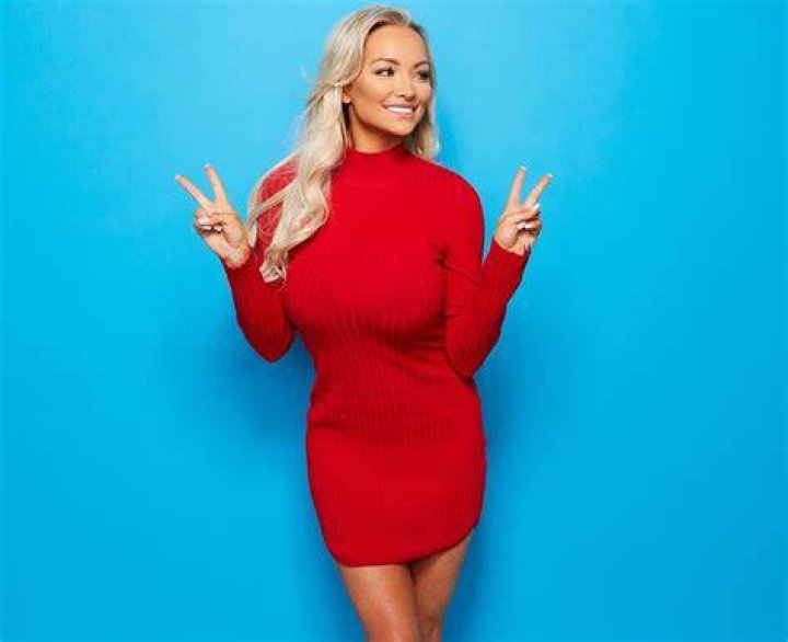 Lindsey Pelas Calendar