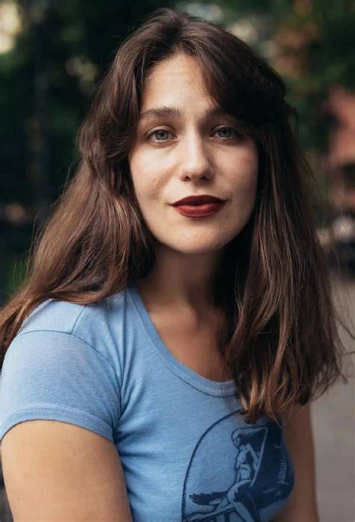Lola Kirke Net Worth, Height, Age, Affair, Career, and More