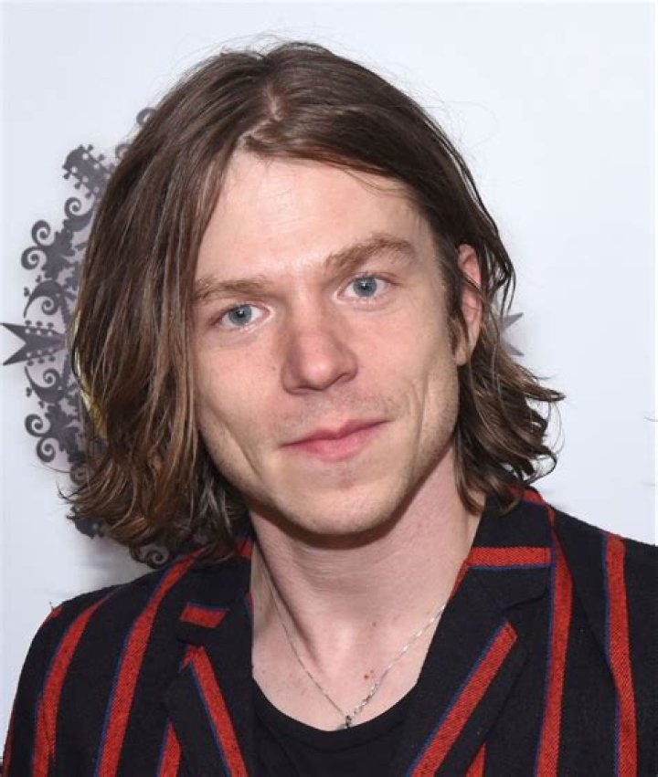 Matt Shultz and his current wife, Eva Daire ) r/CageTheElephant