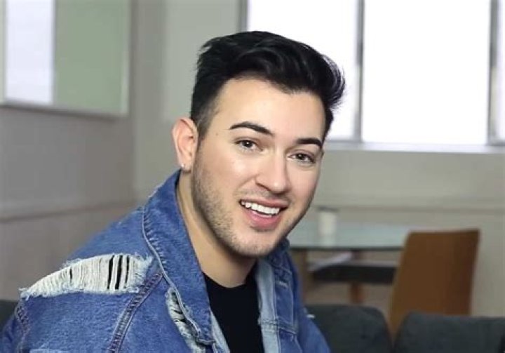 Maybelline Makes Manny Mua the Company's First Ever Male Brand