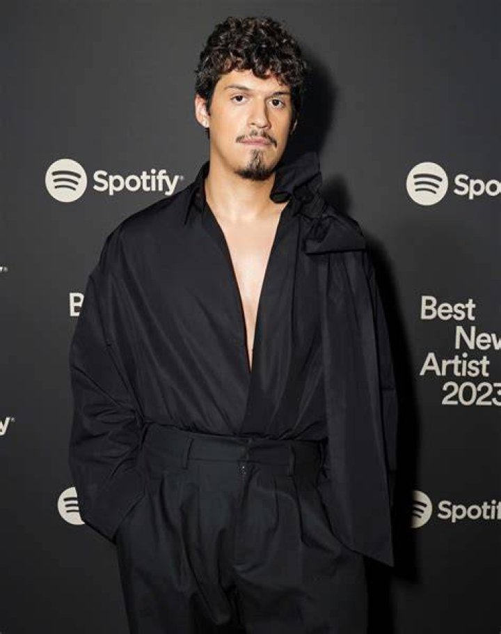 Omar Apollo biography Last.fm