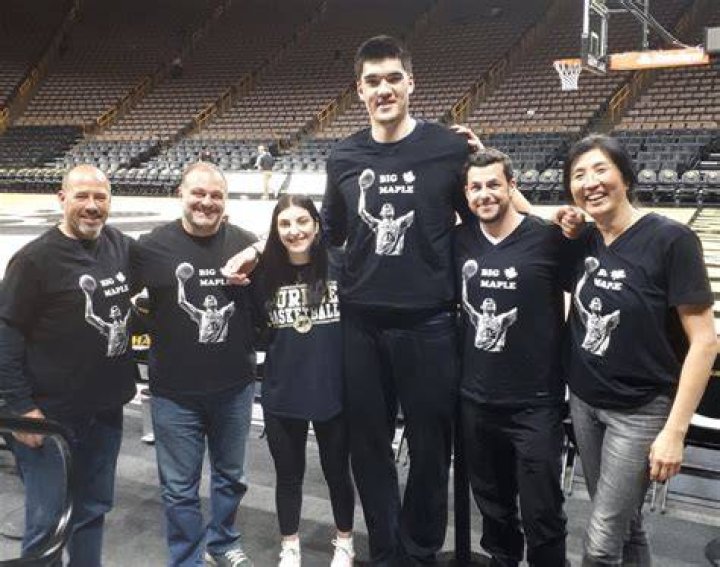 Purdue Basketball Zach Edey Is The Tallest One In His Family