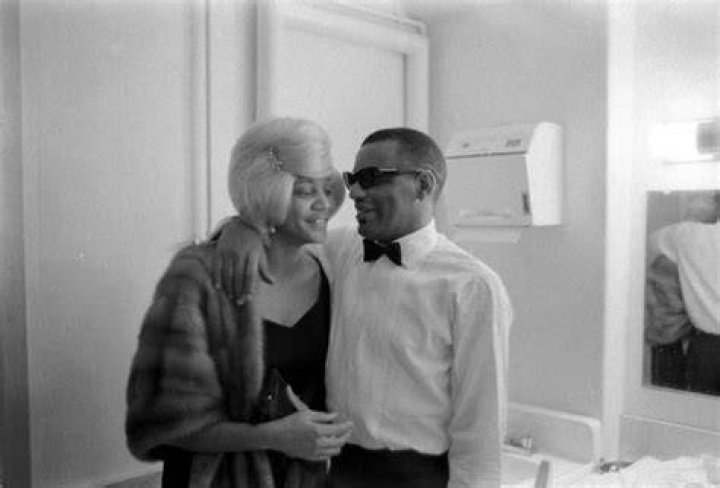Ray Charles meeting an unidentified woman in his dressing room at
