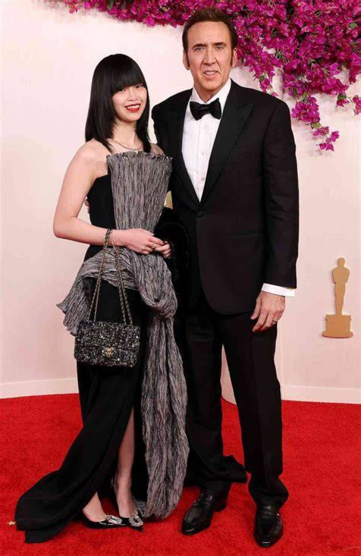 Riko Shibata Age / Nicolas Cage 56 Wears Cowboy Hat And Zany Coat On