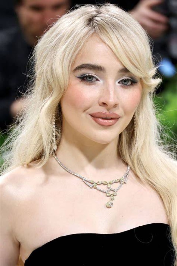 Sabrina Carpenter, Revaygems