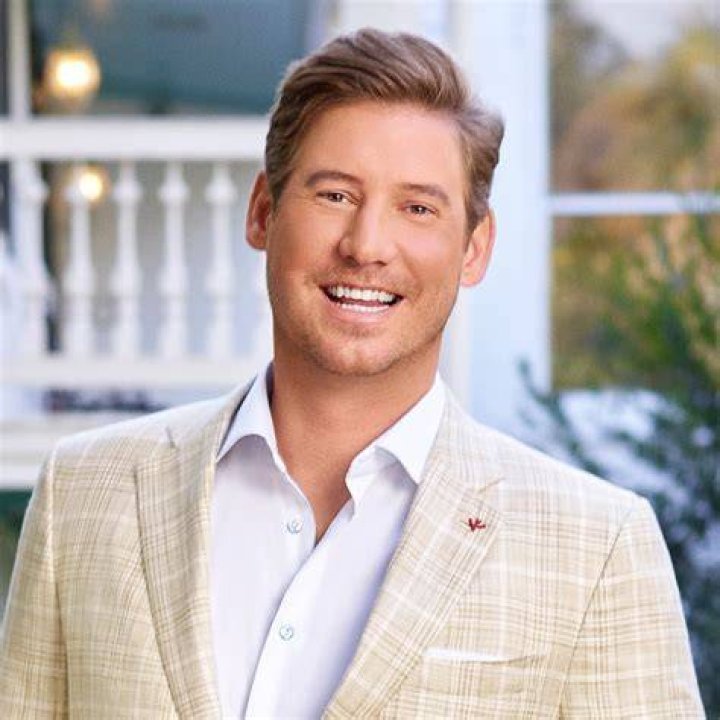 Southern Charm star Austen Kroll holds hands with rumored GF Olivia Flowers