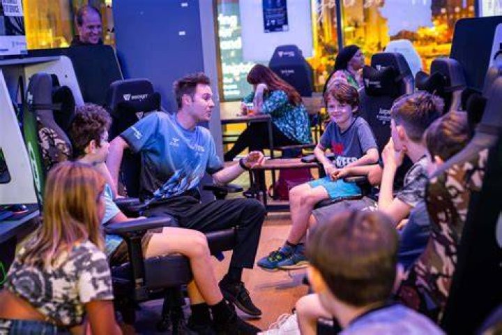 The Impact Of Public Relationships On Gaming Careers