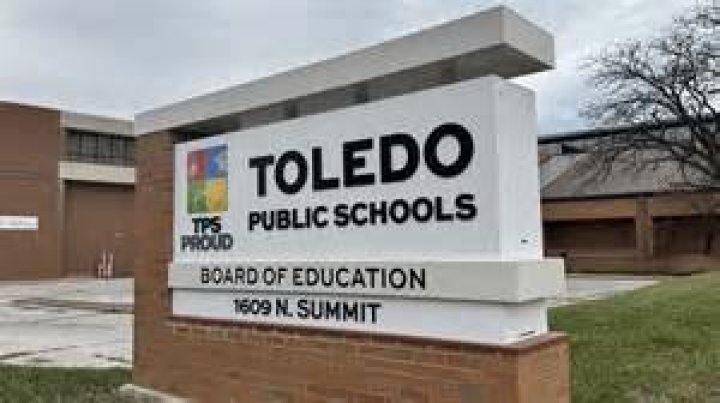 Toledo Public Schools teacher Joe Boyle dies following hard battle with