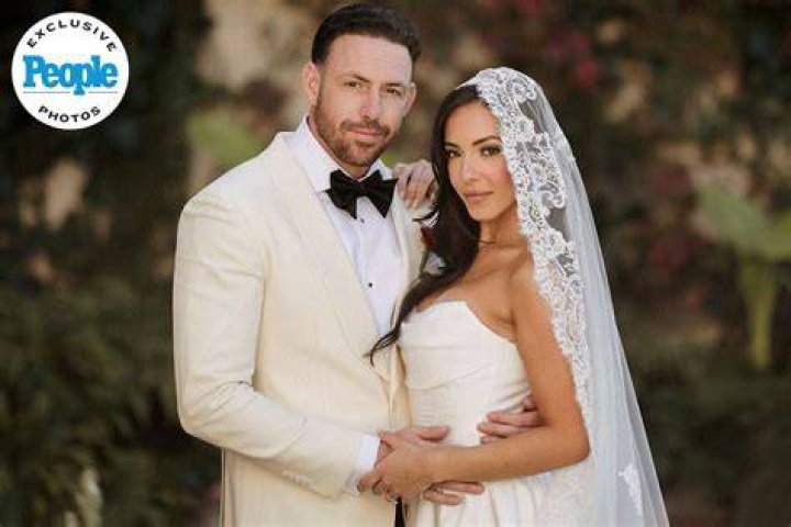 Vanderpump Rules star Charli Burnetts age explored Wed 6 October 2021 11:39 Helen William