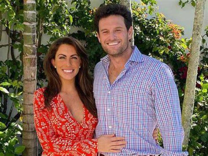 Who is Alyssa Farah Griffin Husband? Justin Griffin, Who is Justin Griffin? Parents & More 1 Who is Alyssa Farah Griffin Husband?